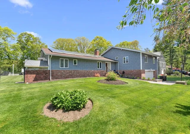 2nd image of 59 Briarcliff Rd, Brockton, MA 02301 | MLS# 73522200