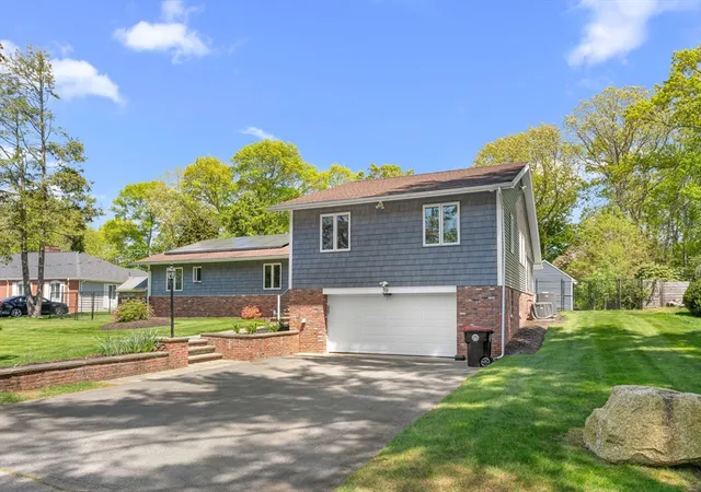 3rd image of 59 Briarcliff Rd, Brockton, MA 02301 | MLS# 73522200