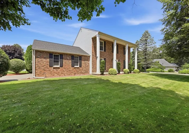 1st image of 33 Kimberly Dr, South Hadley, MA 01075 | MLS# 73548551
