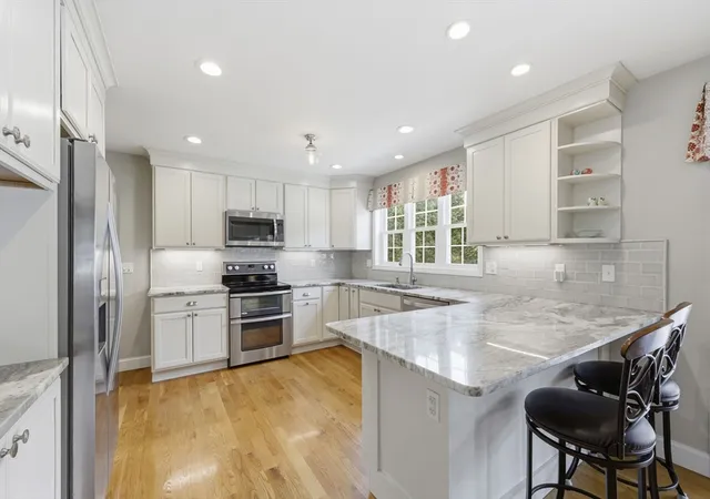 3rd image of 33 Kimberly Dr, South Hadley, MA 01075 | MLS# 73548551