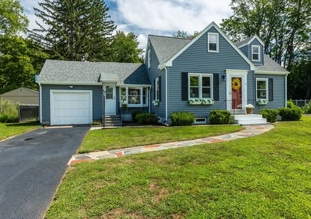 2nd image of 31 Thompson St, East Longmeadow, MA 01028 | MLS# 73566679