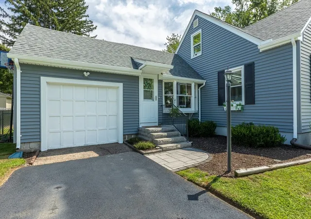 Photo 3 of Sale Pending at 31 Thompson St, East Longmeadow, MA 01028 | MLS# 73566679 | Listing updated on 2026-09-06