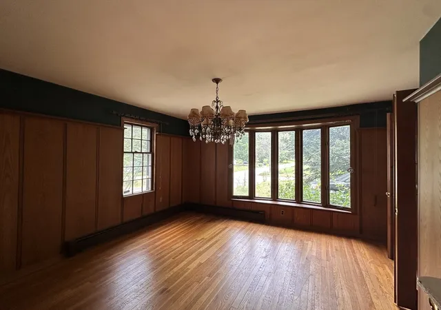Photo 4 of Sale Pending at 4 Windsor St, Chelmsford, MA 01824 | MLS# 73560084 | Listing updated on 2026-09-19