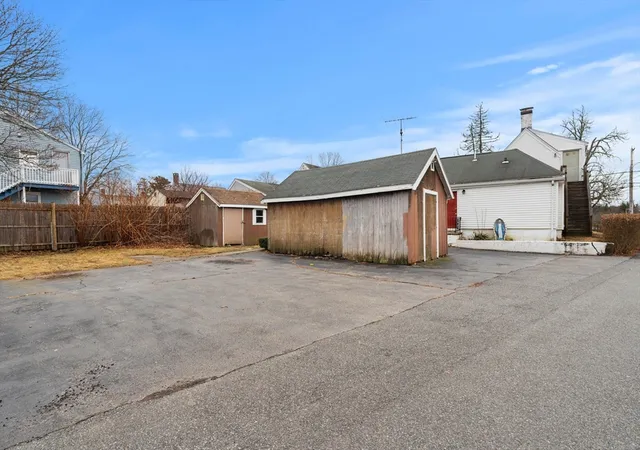 24th image of 591 N Main St, Randolph, MA 02368 | MLS# 73343885