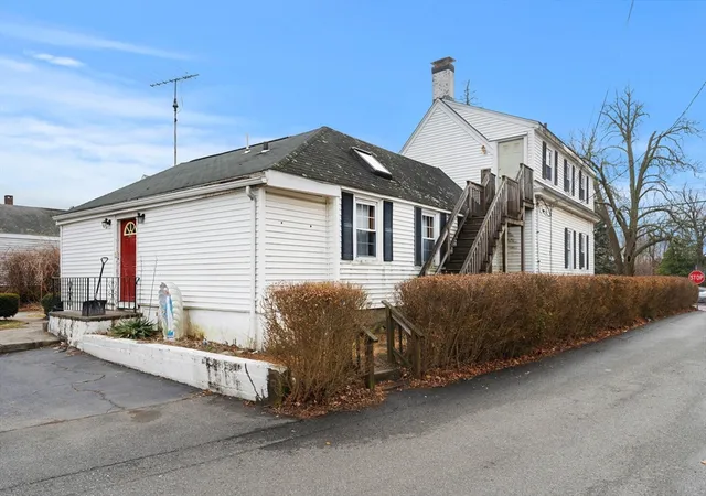 4th image of 591 N Main St, Randolph, MA 02368 | MLS# 73343885