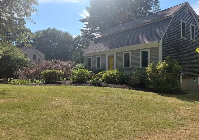 2nd image of 3 Kelly Dr, Middleboro, MA 02346 | MLS# 73558587