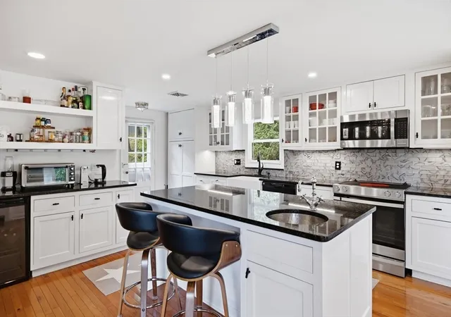 2nd image of 105 Hillside Dr, Centerville, MA 02632 | MLS# 73556855