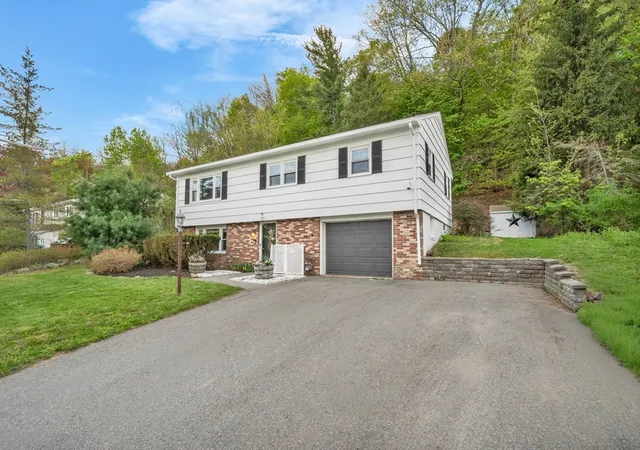 Homes for sale in Amesbury, MA | 88 Whitehall Rd, Amesbury, MA 01913 | MLS# 73518034