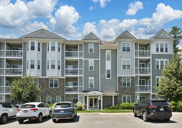 Homes for sale in North Reading, MA | 220 Martins Landing #102, North Reading, MA 01864 | MLS# 73541844