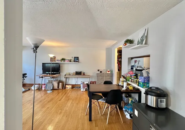 3rd image of 4 Trowbridge Pl, Cambridge, MA 02138