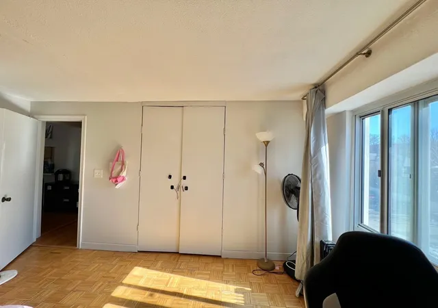 5th image of 4 Trowbridge Pl, Cambridge, MA 02138