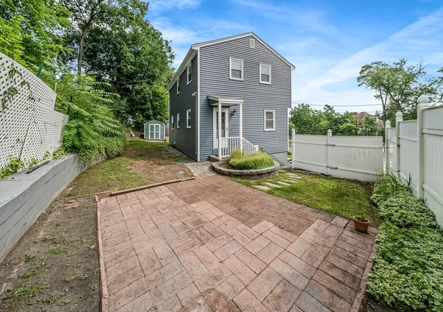 3rd image of 17 Dale Cir, Waltham, MA 02451 | MLS# 73555336