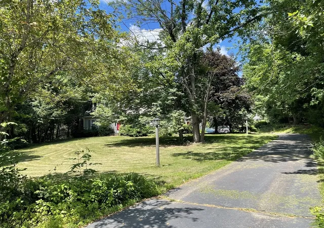 4th image of 10 Crowningshield Dr, Paxton, MA 01612 | MLS# 73554262