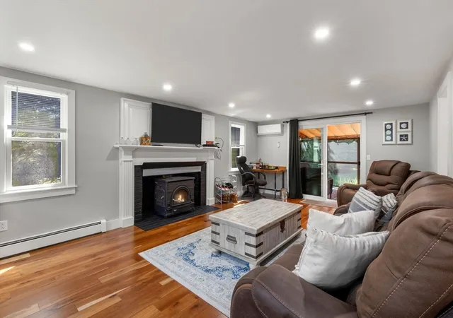 3rd image of 118 Wayside Dr, Brewster, MA 02631 | MLS# 73556501