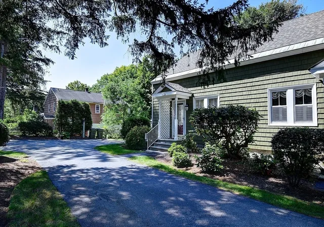 2nd image of 647 Main St, North Oxford, MA 01537