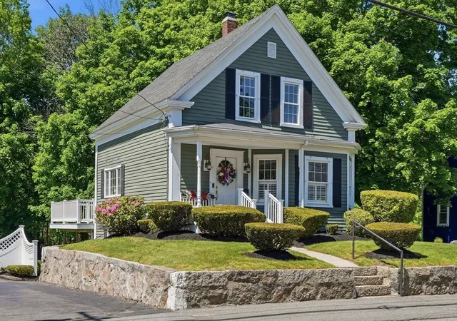 Homes for sale in Holbrook, MA | 25 Linwood St, Holbrook, MA 02343 | MLS# 73525748