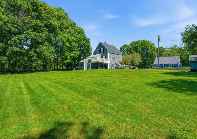Homes for sale in Holbrook, MA | 25 Linwood St, Holbrook, MA 02343 | Houzeo