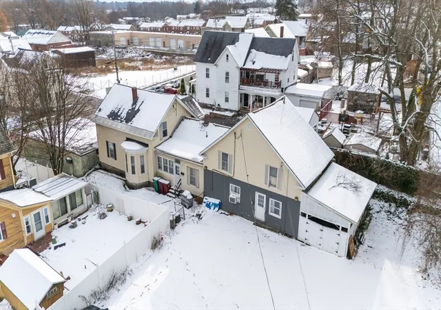41st image of 525 Chelmsford St, Lowell, MA 01851 | MLS# 73460680