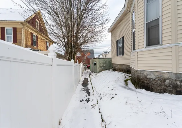 4th image of 525 Chelmsford St, Lowell, MA 01851 | MLS# 73460680