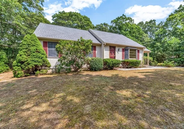 2nd image of 116 Bittersweet Dr, Brewster, MA 02631 | MLS# 73557247