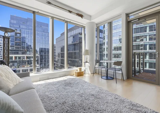 2nd image of 133 Seaport Blvd #1805, Boston, MA 02210 | MLS# 73511192