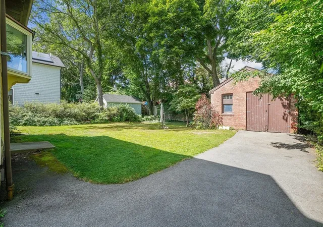 3rd image of 14 Ravenna Rd, West Roxbury, MA 02132 | MLS# 73426048