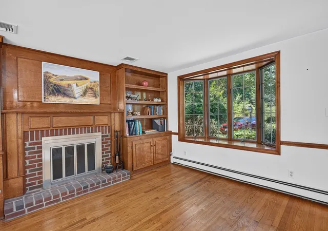 3rd image of 114 Maple St, Lexington, MA 02420 | MLS# 73547781