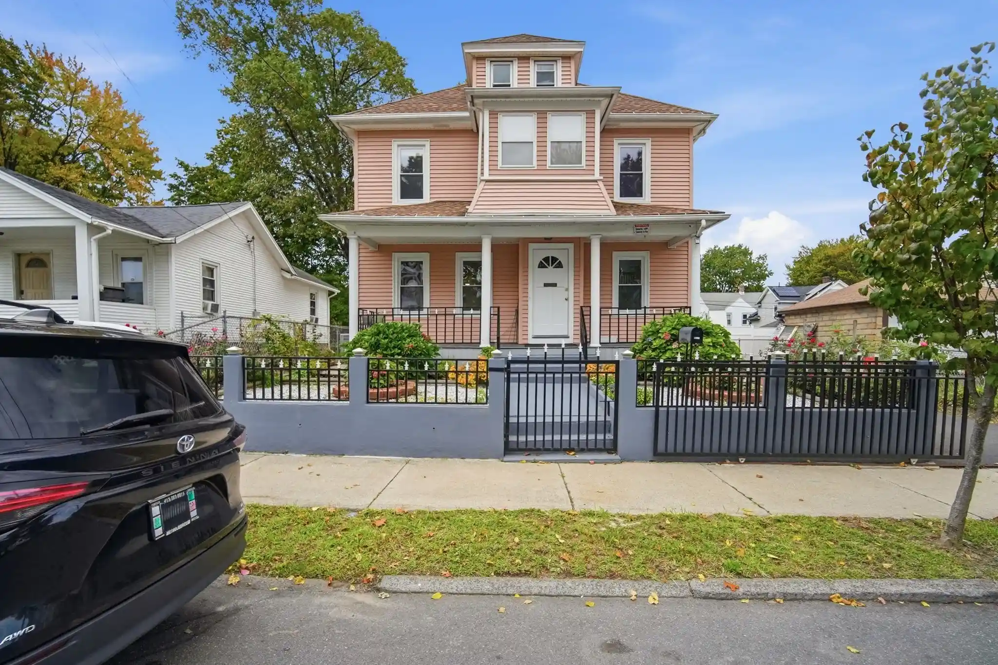 Photo 1 of Single family home for sale at 98 Bristol St, Springfield, MA 01109 | MLS# 73592899 | Listing updated on 2026-10-24