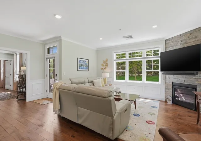Homes for sale in Stoneham, MA | 11 Executive Dr #113, Stoneham, MA 02180 | MLS# 73526704
