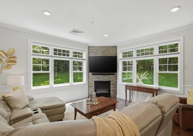 Homes for sale in Stoneham, MA | 11 Executive Dr #113, Stoneham, MA 02180 | MLS# 73526704
