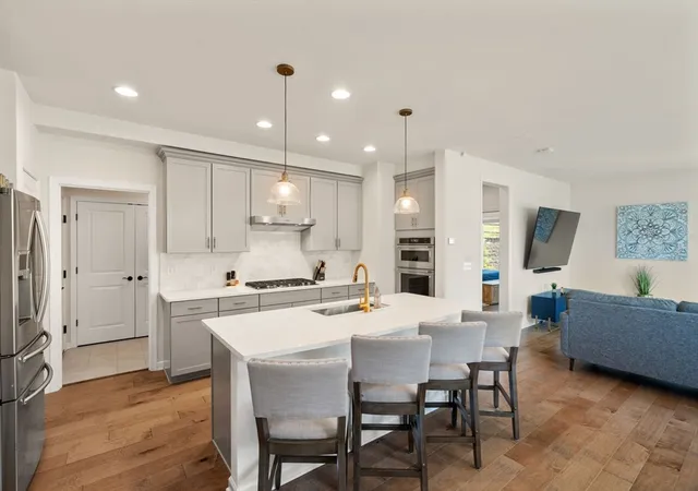 Homes for sale in Woburn, MA | 22 Archer Dr, Woburn, MA 01801