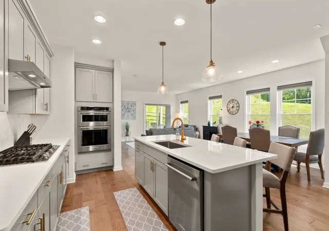 Homes for sale in Woburn, MA | 22 Archer Dr, Woburn, MA 01801