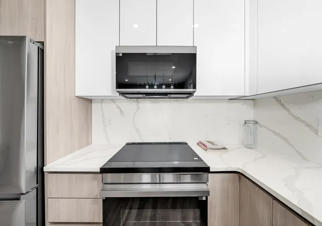 Listing Photo 4 - Condo for sale in building located at 181 Maverick St, Boston, MA 02128 - Unit #1