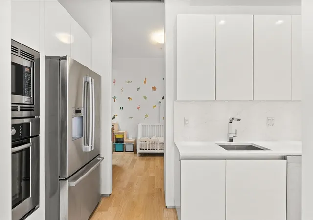 3rd image of 537 E 1St St, Boston, MA 02127