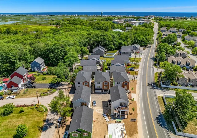 Homes for sale in Salisbury, MA | 2 Old County Rd, Salisbury, MA 01952 | Houzeo