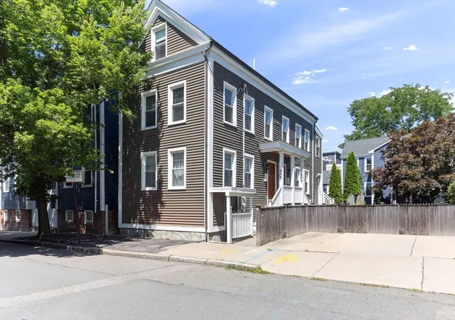 Listing Photo 4 - Condo for sale in building located at 327-329 Hurley St, Cambridge, MA 02141 - Unit #2