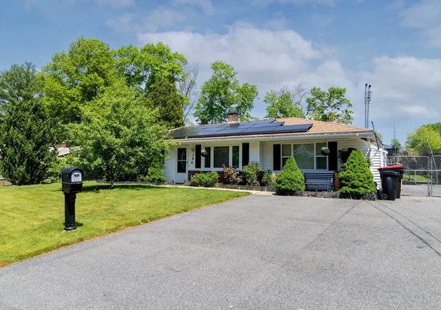 3rd image of 396 Hovendon Ave, Brockton, MA 02302 | MLS# 73523385
