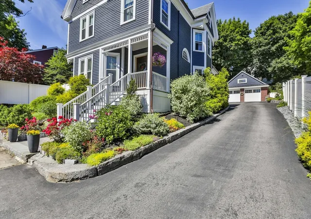 Homes for sale in Amesbury, MA | 60 Market Street, Amesbury, MA 01913 | MLS# 73538669