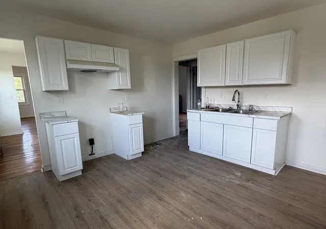 2nd image of 73-75 Melrose St, Springfield, MA 01109 | MLS# 73567119