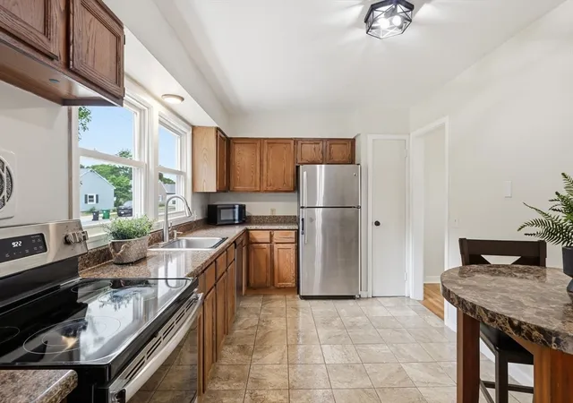 Homes for sale in Chicopee, MA | 237 Greenwood Ter #237, Chicopee, MA 01022 | MLS# 73542908