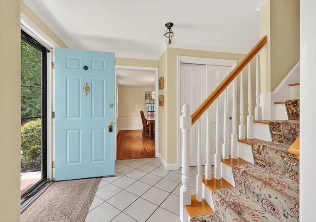 Photo 3 of Sale Pending at 6 Blackhorse Ln, Hingham, MA 02043 | MLS# 73542026 | Listing updated on 2026-09-10
