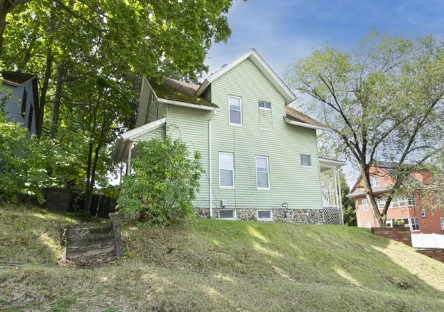 Photo 3 of Single family home for sale at 7 Clarence St, Worcester, MA 01610 | MLS# 73553044 | Listing updated on 2026-10-06