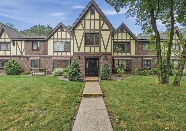 Homes for sale in Braintree, MA | 14 Royal Lake Dr #1, Braintree, MA 02184 | MLS# 73542696