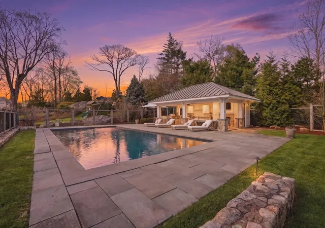 27th image of 5 Seal Cove Ln, Hingham, MA 02043 | MLS# 73513914