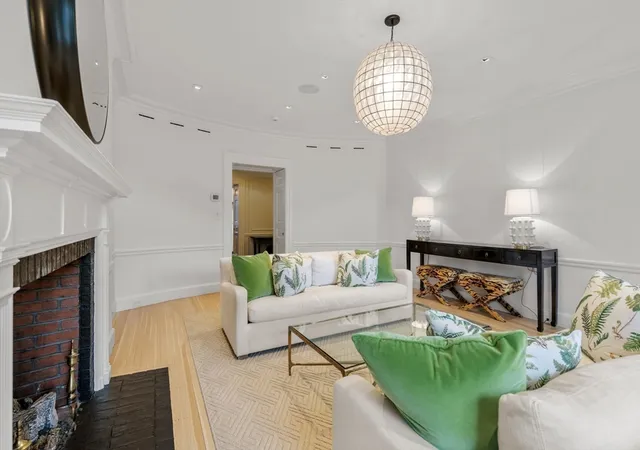 3rd image of 62 Beacon #3, Boston, MA 02108 | MLS# 73493924