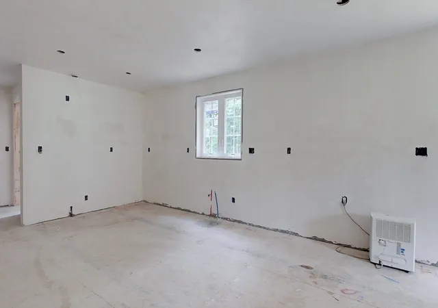 3rd image of 179 Brookline St, Pepperell, MA 01463 | MLS# 73560856