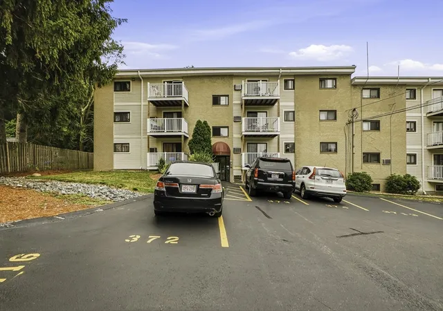 Photo 3 of Condo for sale at 37 Hosmer St #17, Marlborough, MA 01752 | MLS# 73550826 | Listing updated on 2026-08-31
