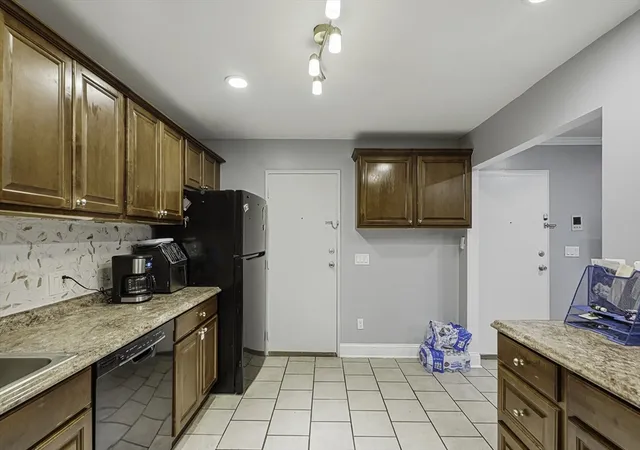 Photo 3 of Condo for sale at 37 Hosmer St #17, Marlborough, MA 01752 | MLS# 73550826 | Listing updated on 2026-08-31