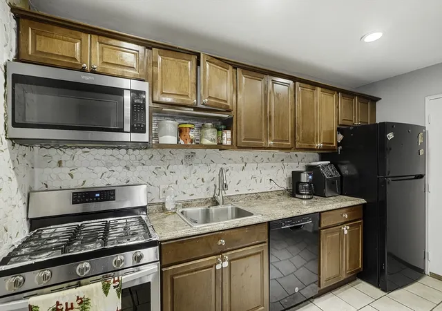 Photo 4 of Condo for sale at 37 Hosmer St #17, Marlborough, MA 01752 | MLS# 73550826 | Listing updated on 2026-08-31