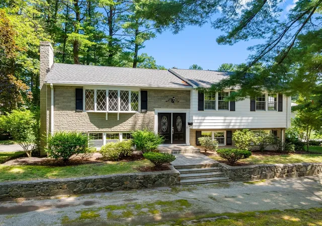 1st image of 71 Colonial Dr, Reading, MA 01867 | MLS# 73560368